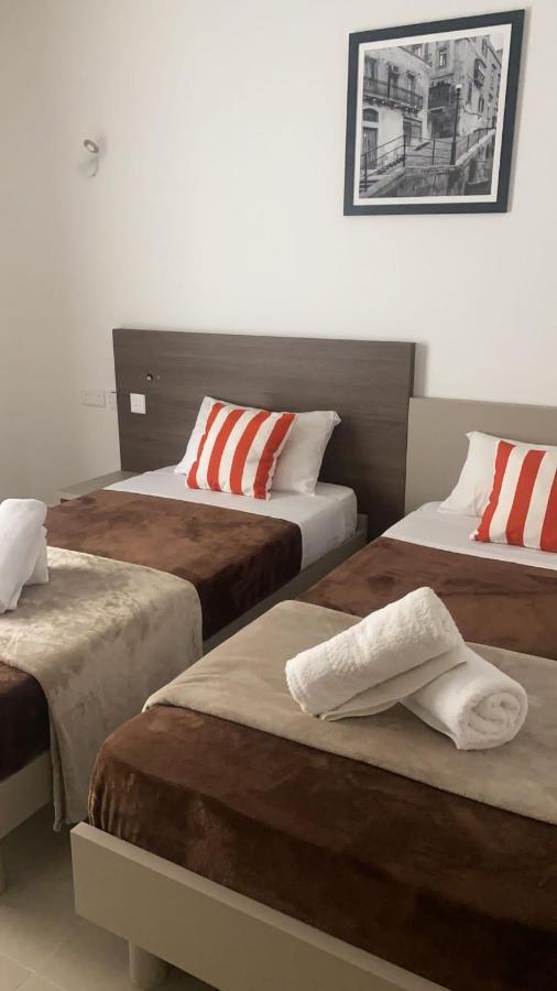 Sir William Strand Apartment *
